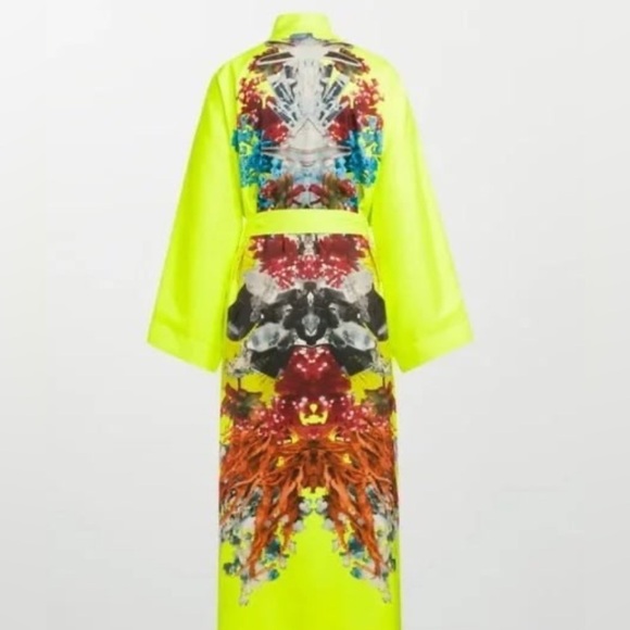 Adidas x Ivy Park UNISEX Satin Robe size Medium NWT - Picture 8 of 11